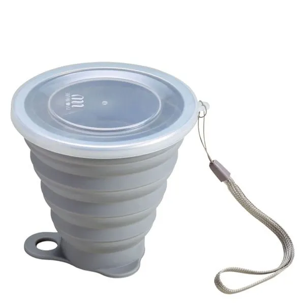 Copo Retrátil de Silicone Cinza Copo dobrável e compacto, tampa de proteção, alça para transporte, resistente a temperaturas quentes e frias, leve na bolsa, no bolso ou onde quiser.Informações do ProdutoCopo Retrátil de Silicone CinzaCopo dobrável e compac