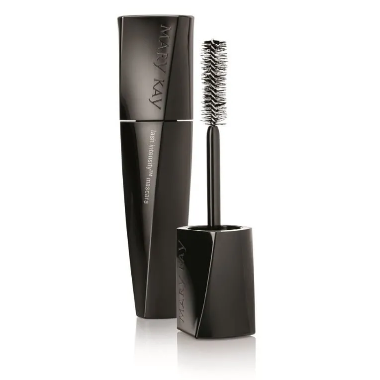 Mary Kay®Máscara para Cílios Lash Intensity 9g Possui Pró Vitaminha B5 que ajuda a proteger, nutrir e fortalecer os fios, componente ácido graxo emoliente que ajuda a prevenir a quebra dos fios, além de vitamina E, famosa por sua ação antioxidante. Prepare